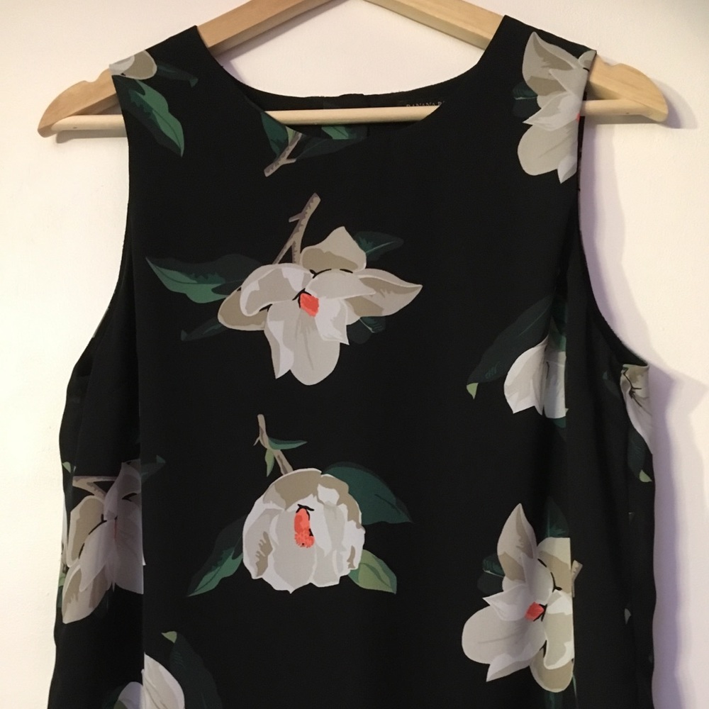 Banana Republic Factory sleeveless blouse